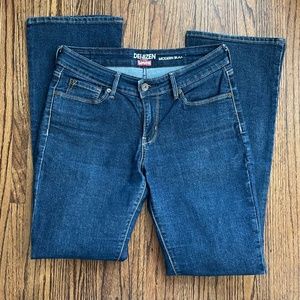 Denizen by Levi’s Modern Bootcut Jeans - Size 8/29 - EUC